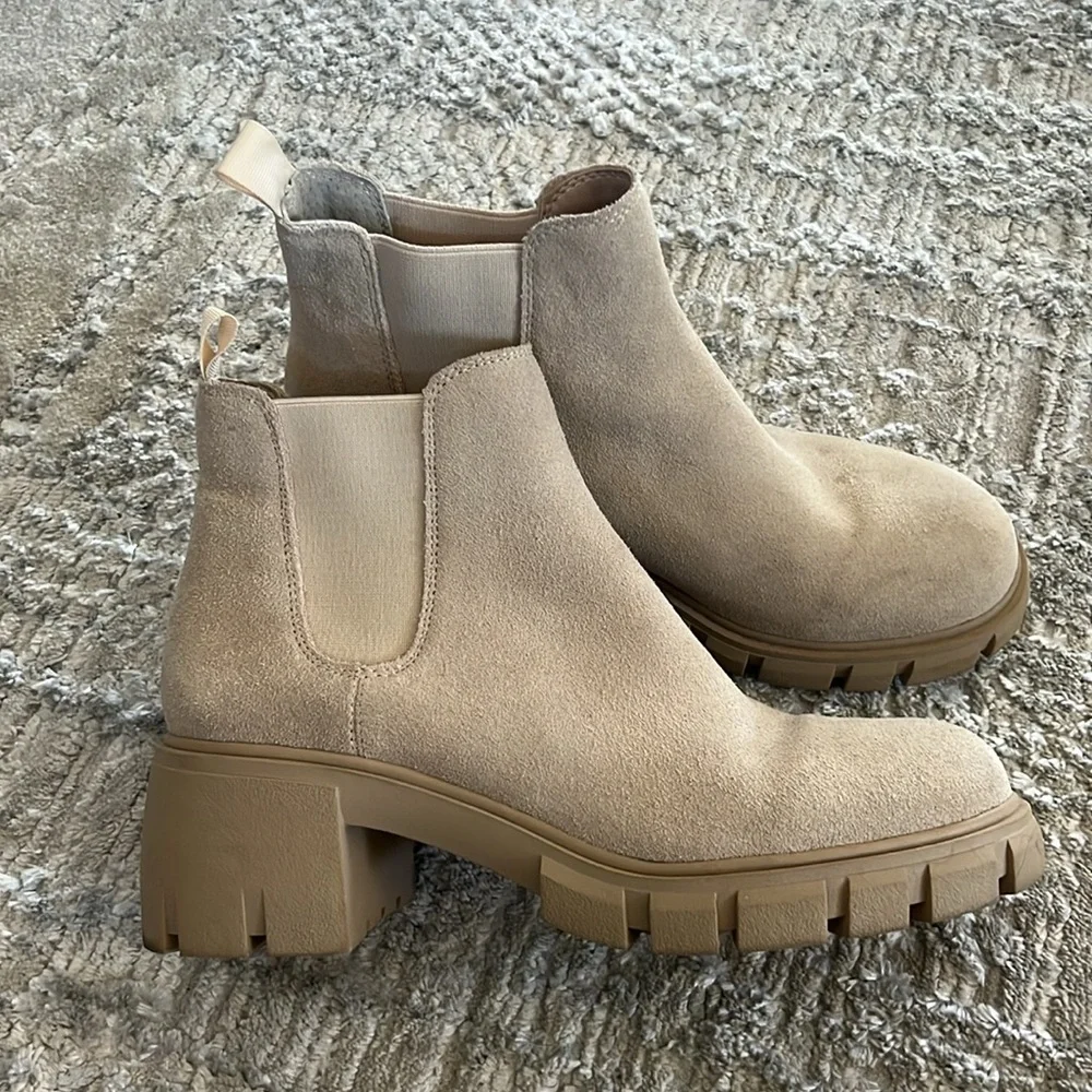 Steve Madden Howler Tan Leather Chelsea Ankle Boot Size 9 Chunky Heel Boho EUC